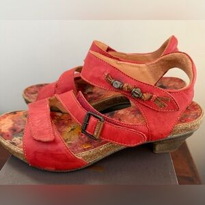 Think! Beaded Chili Capra rustic vegan sandal sz 9 US / 40 Eu